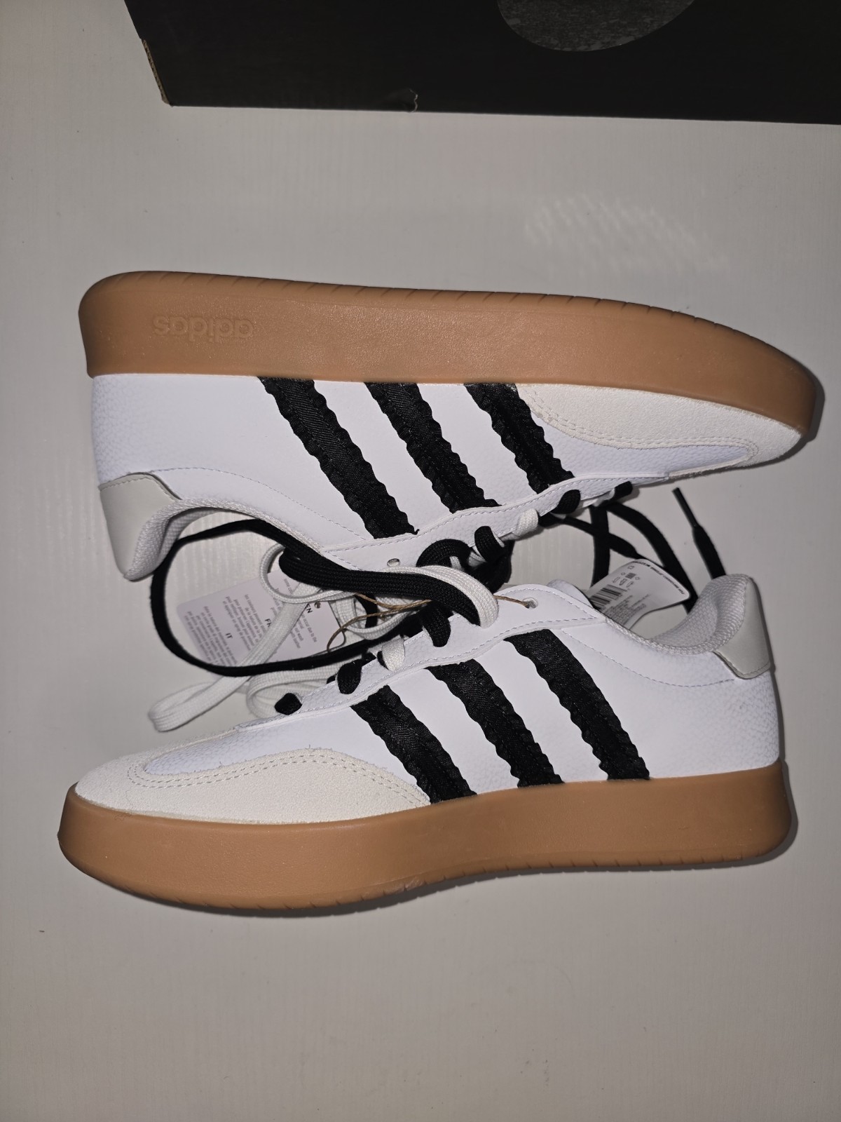 Adidas Barreda Ruffled 3 Stripes Costco Exclusive, Women White/Black NEW Size 8½