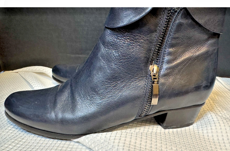 SPRING STEP Stockholm booties in navy blue leather W 39