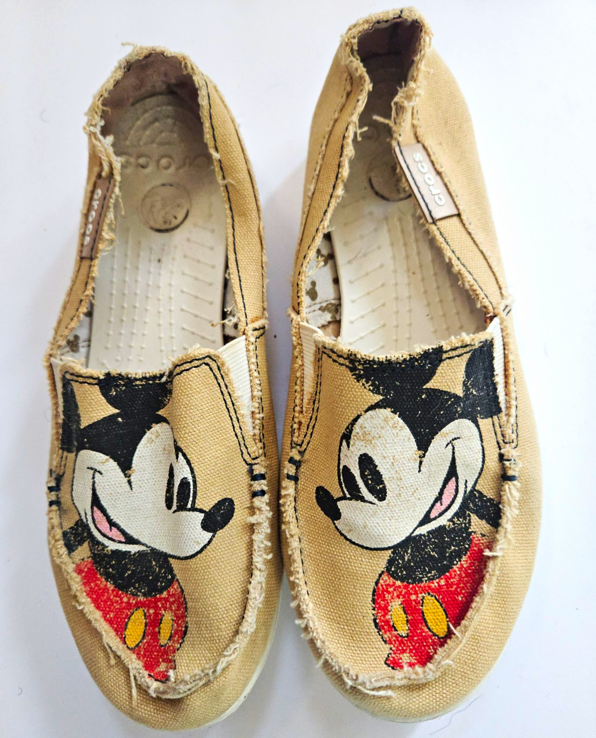 Crocs Disney Mickey Mouse Women’s Canvas Slip-On Flats Round Toe US 8 Beige