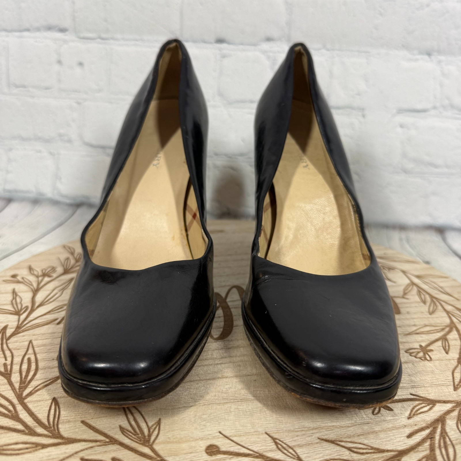Burberry Black Patent Leather Pumps Heels Women’s US 7.5 Nova Check Lined Italy