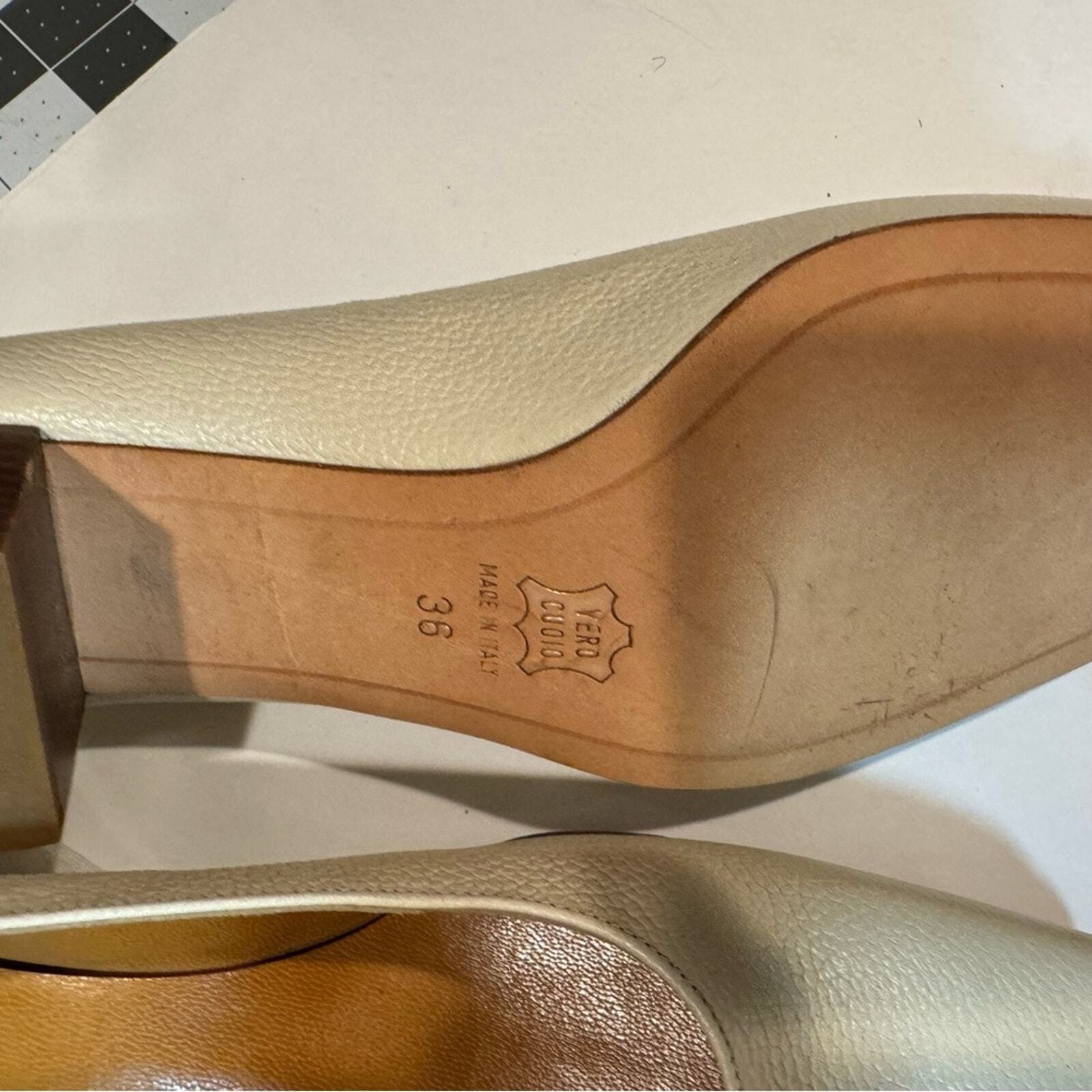 A. Testoni Beige Leather Heels 3″ Square Toe Italy Designer Size 5.5 w/ Dust Bag
