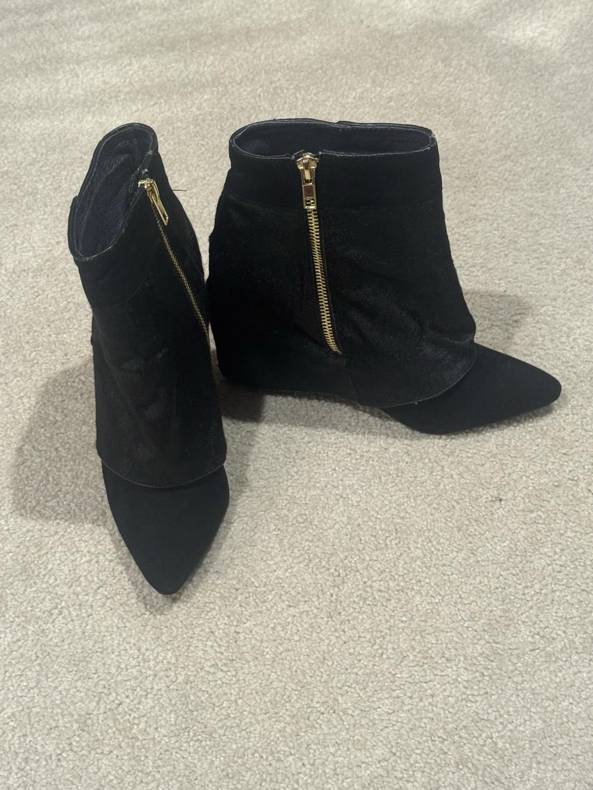 NEW London Trash Women’s Size 5 Black Calf Hair Wedge Boot Gold Zipper shoe