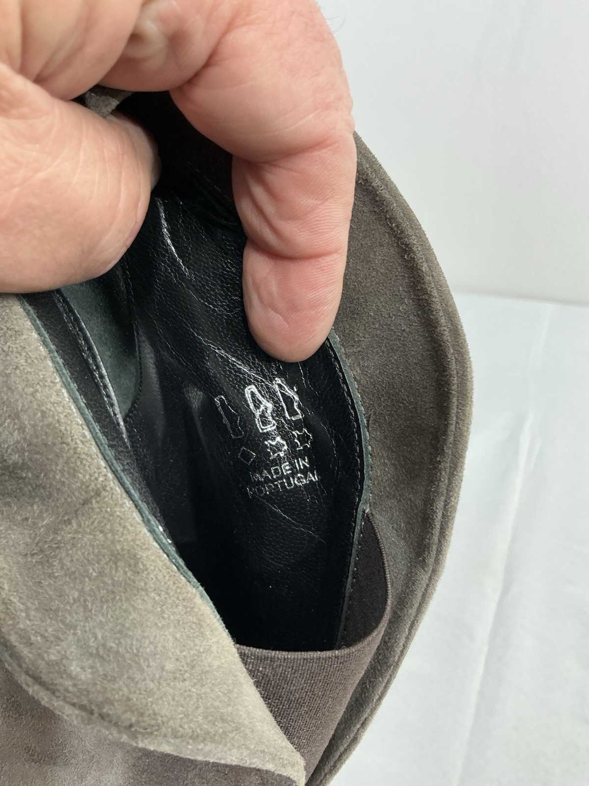 Womans Carvela Comfort Bootie Pull On 8.5/9 Brownish Gray V Front Stacked Heel