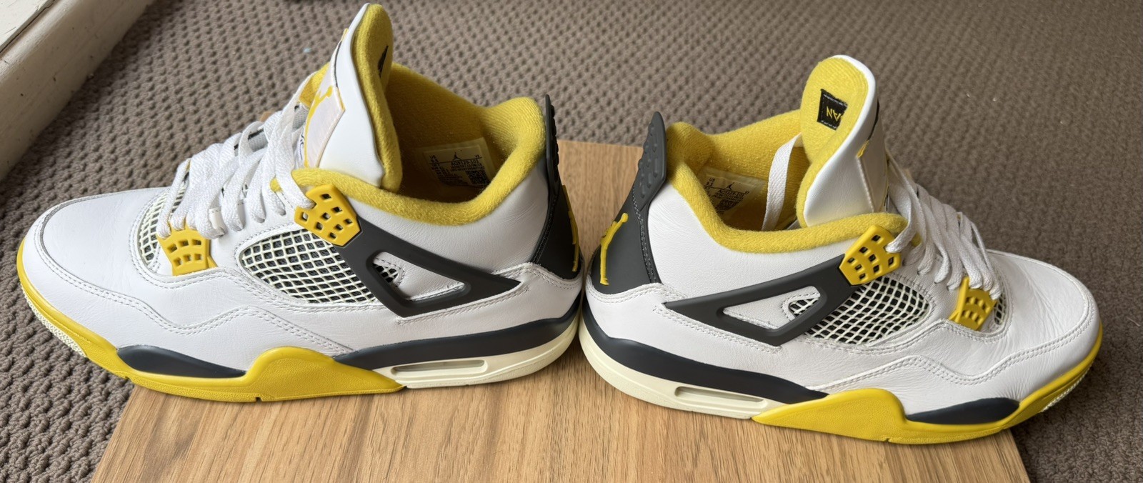 Nike Air Jordan 4 Retro Lightning 2021 AQ9129-101
