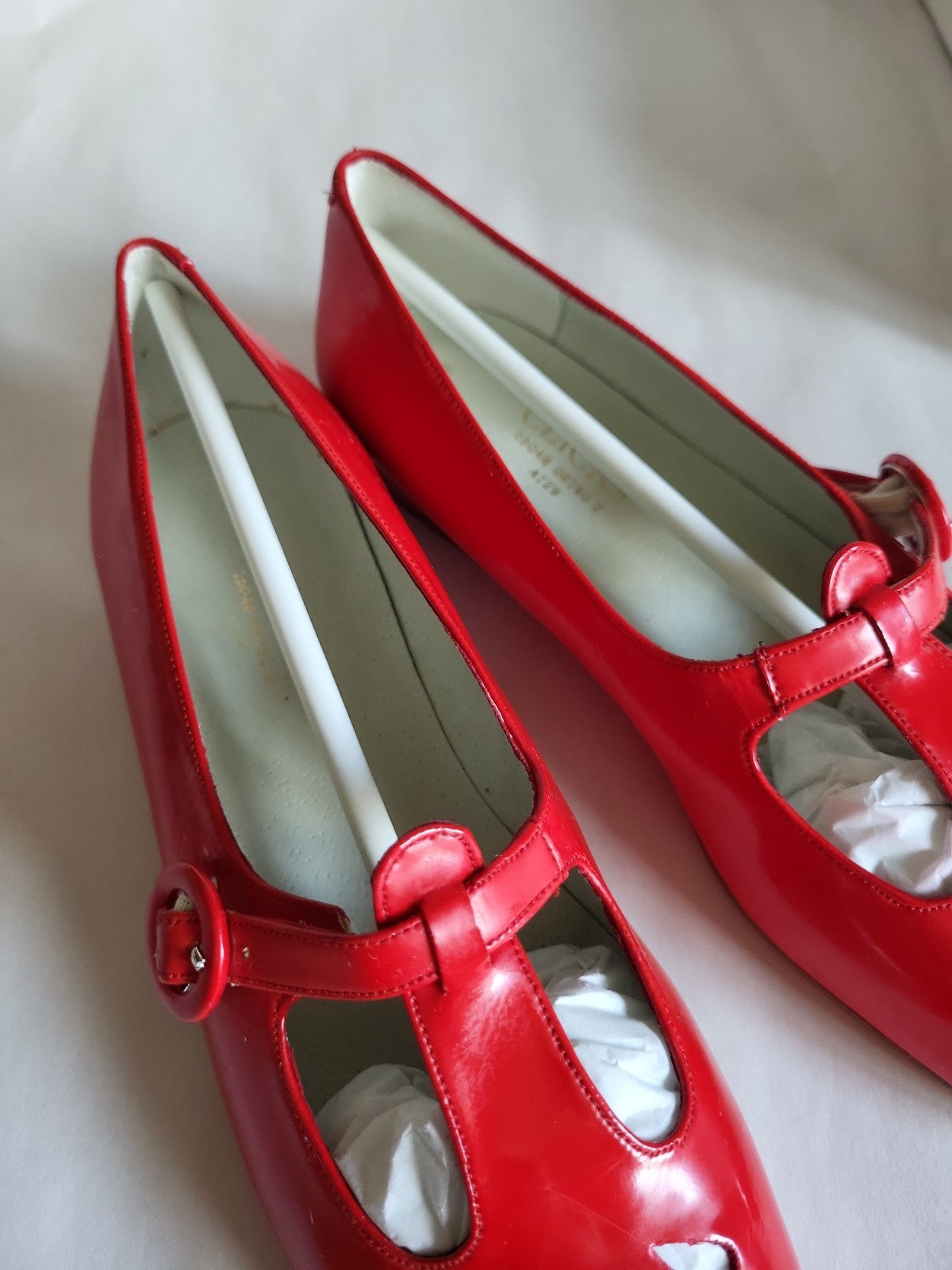 Vintage Clicks Size 7 B Red Patent Leather Flats Mary Kane Cutout Toe