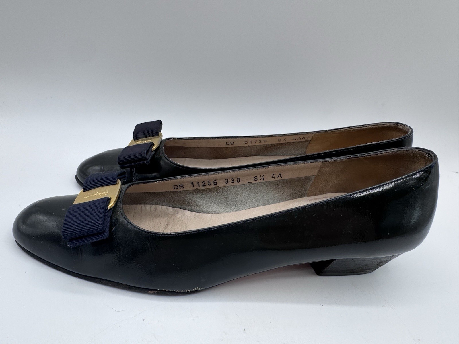 Salvatore Ferragamo Boutique Vara Bow Pumps Black Leather Women’s 8.5 AAA