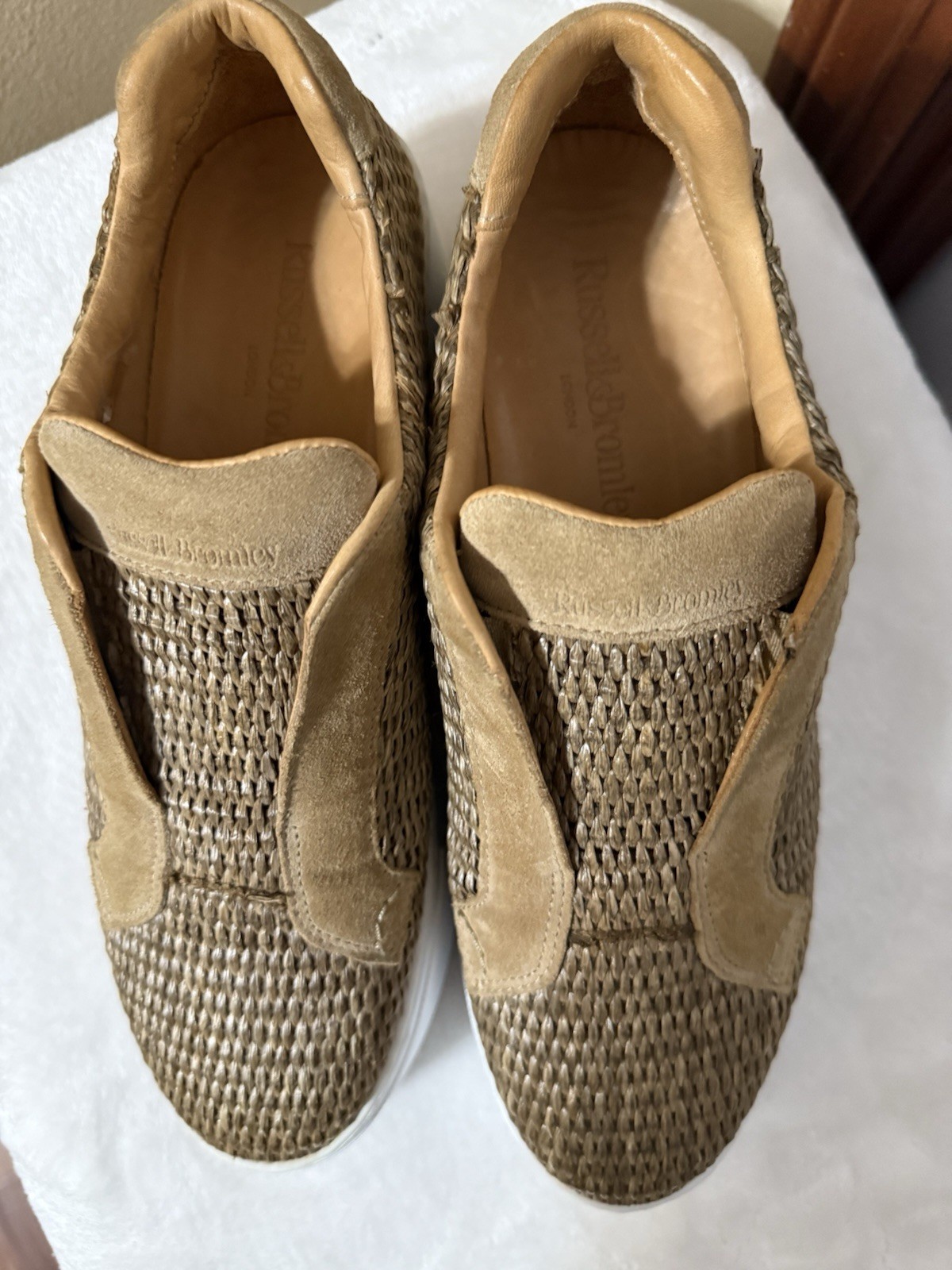Russell & Bromley Park Up Tan Woven Raffia Flatform Laceless Women’s Sneakers 9