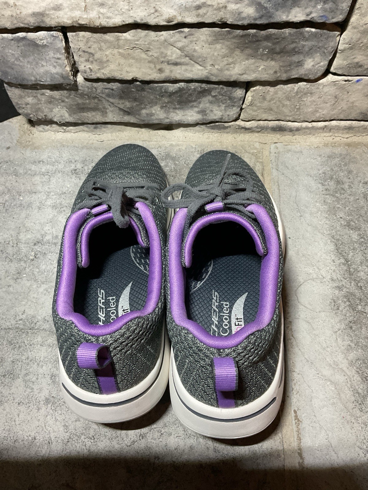 Skechers GOwalk Arch Fit 124403 Gray/Lavender Woman’s Size 7 Walking Shoe