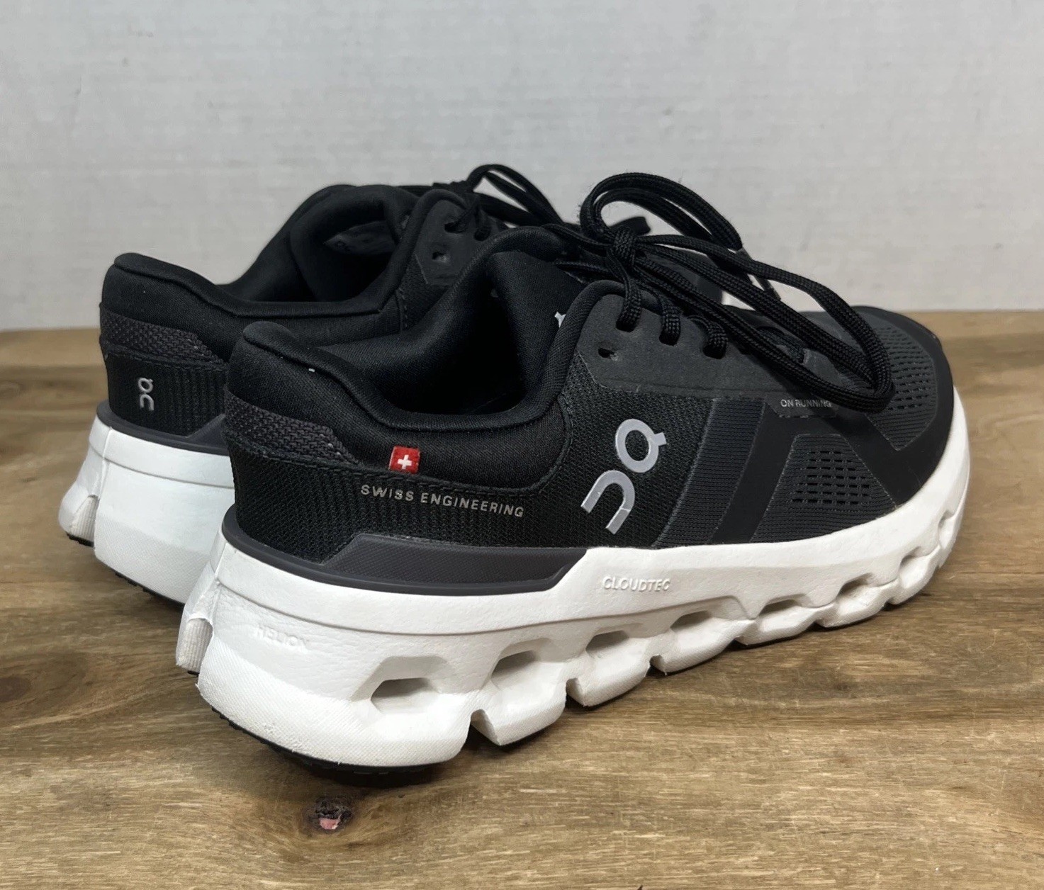 On Cloudrunner 2 Women’s Athletic Running Shoes Sz 6 Eclipse Black Grey