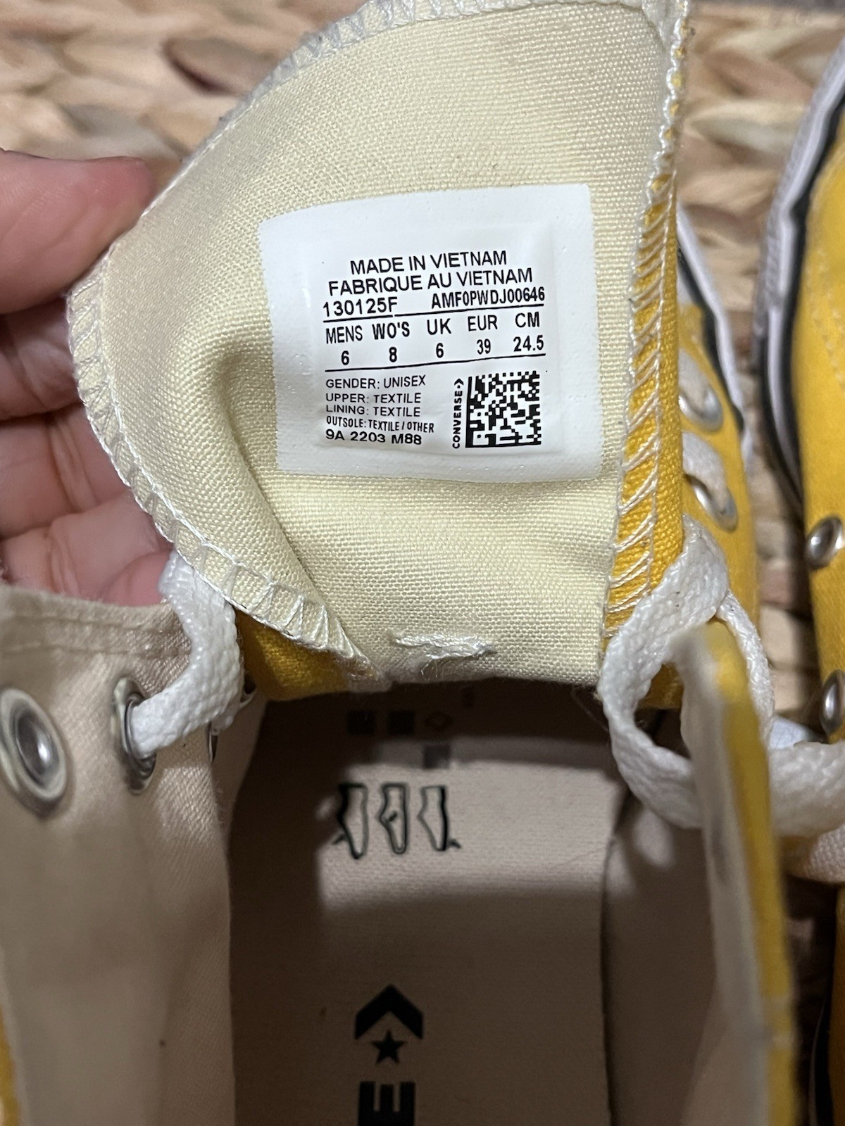 Converse Chuck Taylor High Top Yellow Excellent Condition Men’s 6 Women’s 8