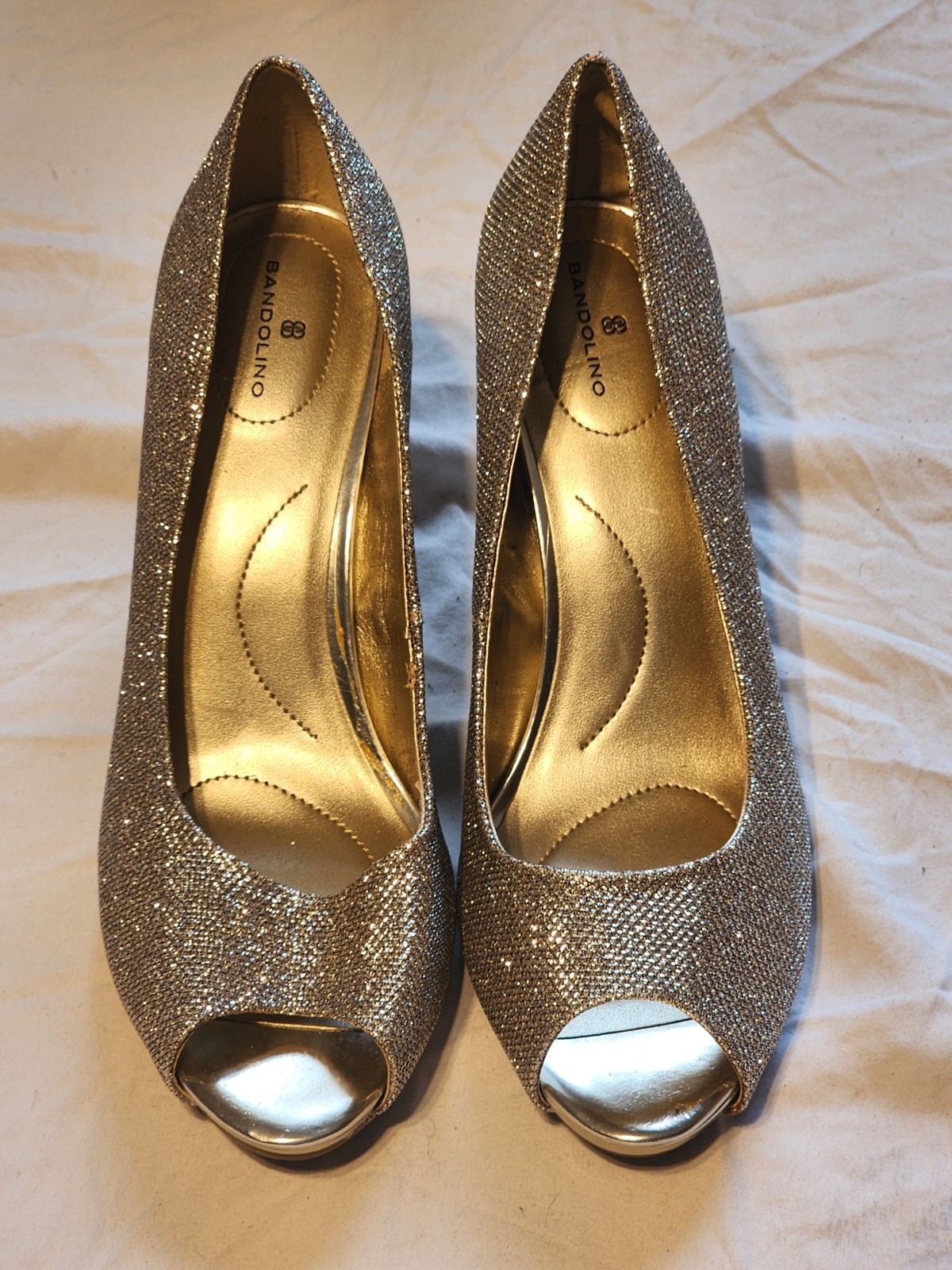 Womens Size 10M Silver Sparkle Bandolino 3.25 inch Heels