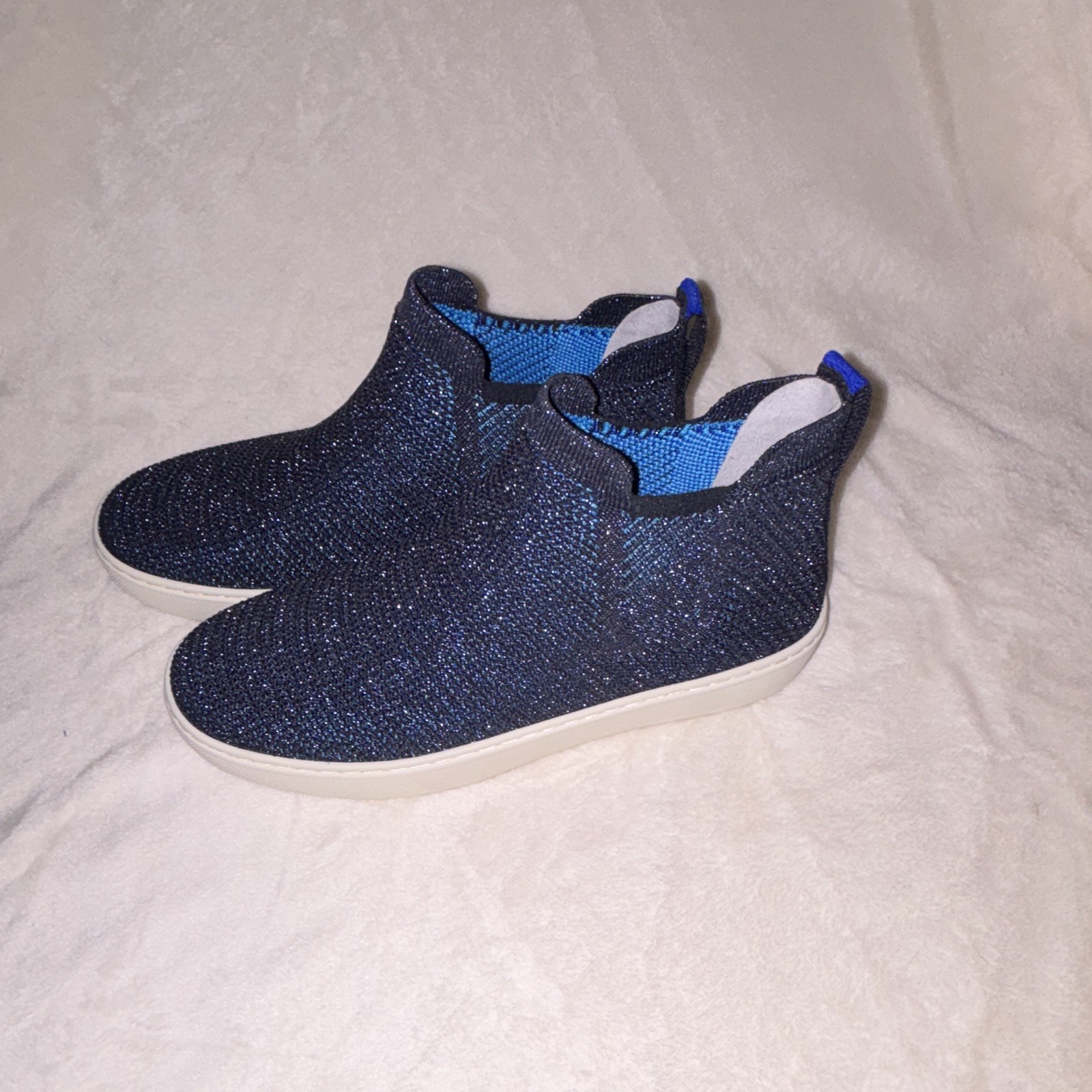 Rothy’s Women’s Blue Knit Low Top Slip-On Sneakers Solid Logo Accent size 7 (A3)