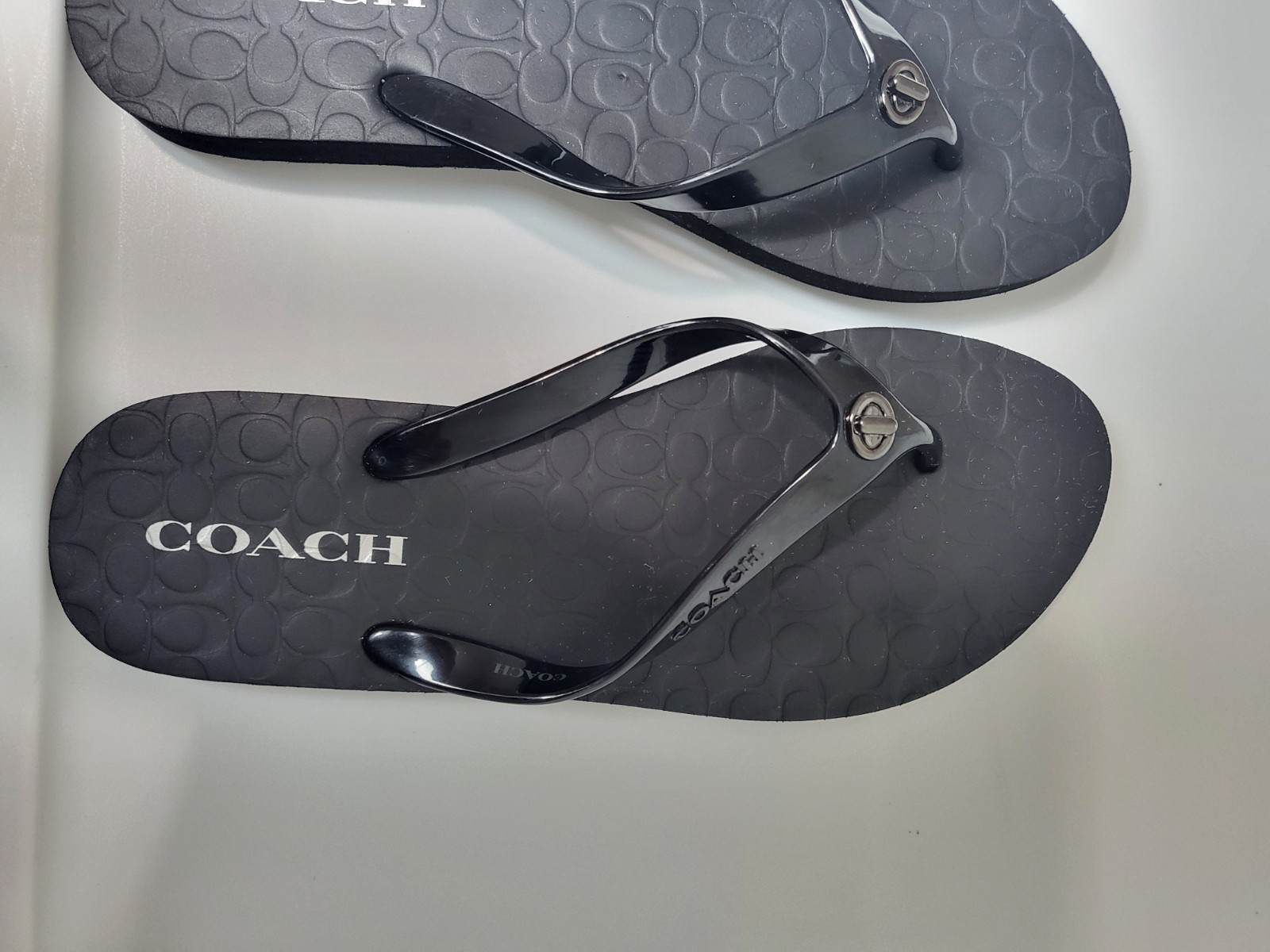 Size:8B/38 Coach Abbigail Black Turnlock Flip Flop Sandals Women
