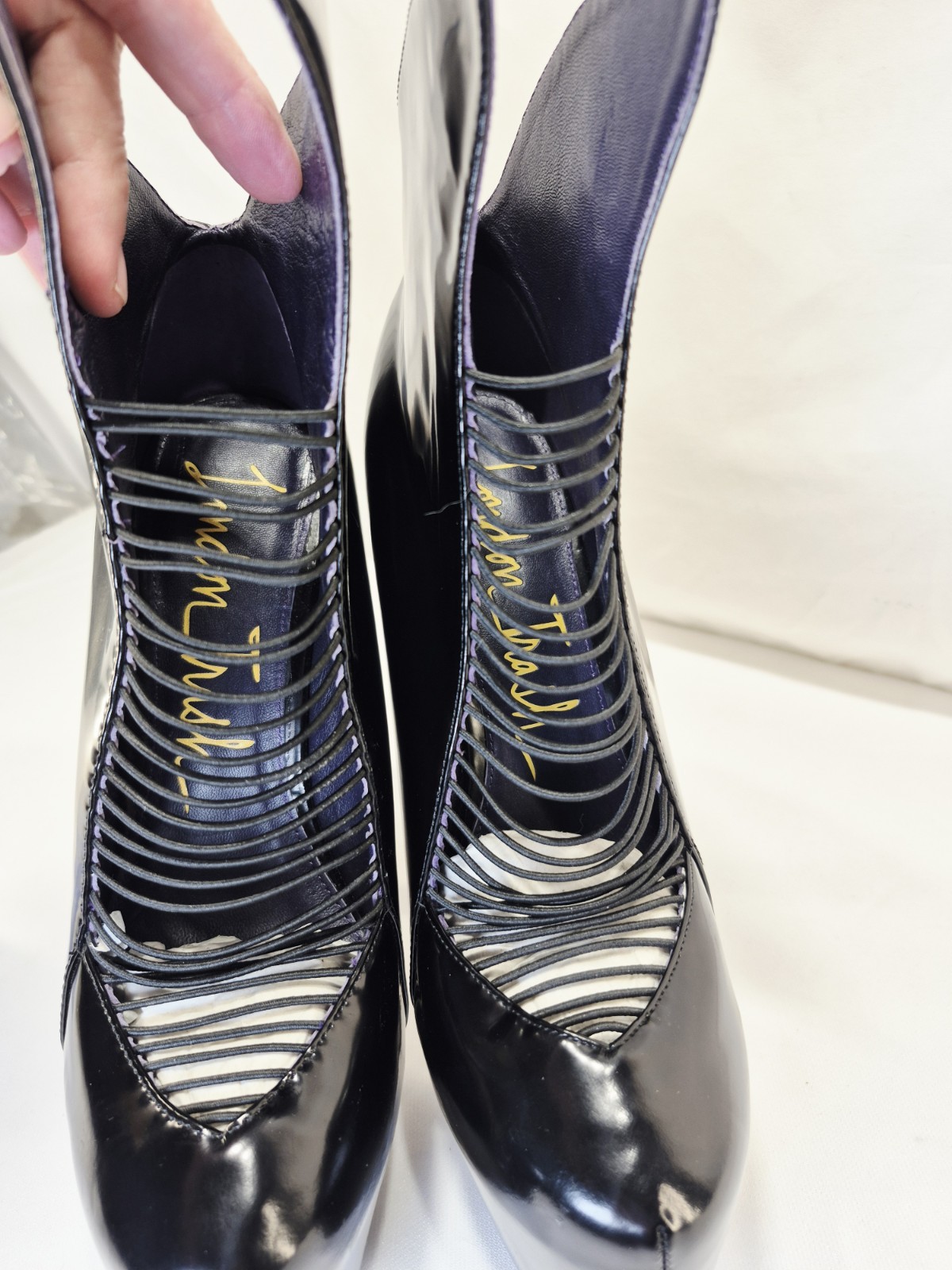 London Trash «Crime» Embossed Black Leather Goth Platform Heels Sz 8.5M