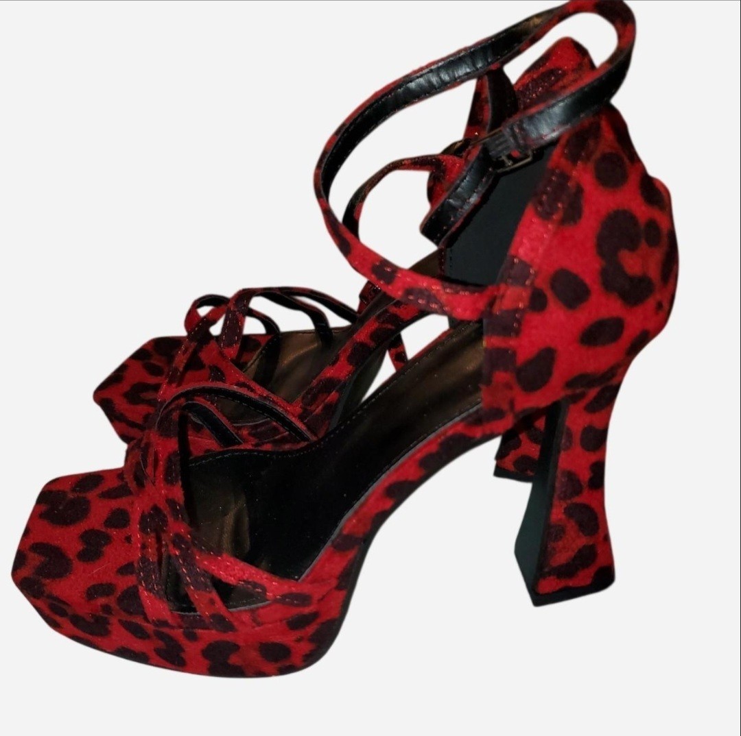 *New w/o Box* Red & Black Leopard Print Square Toe Strappy Heels (EU 39/US 8.5)