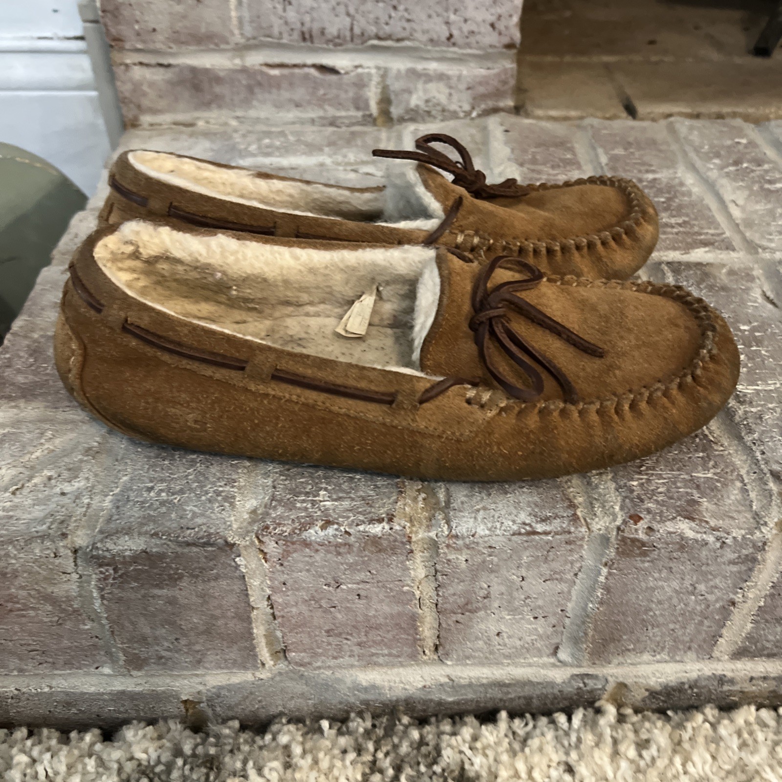 Ugg Australia Dakota Chesnut Brown Suede Moccasin Wool Fur Slippers Size 9