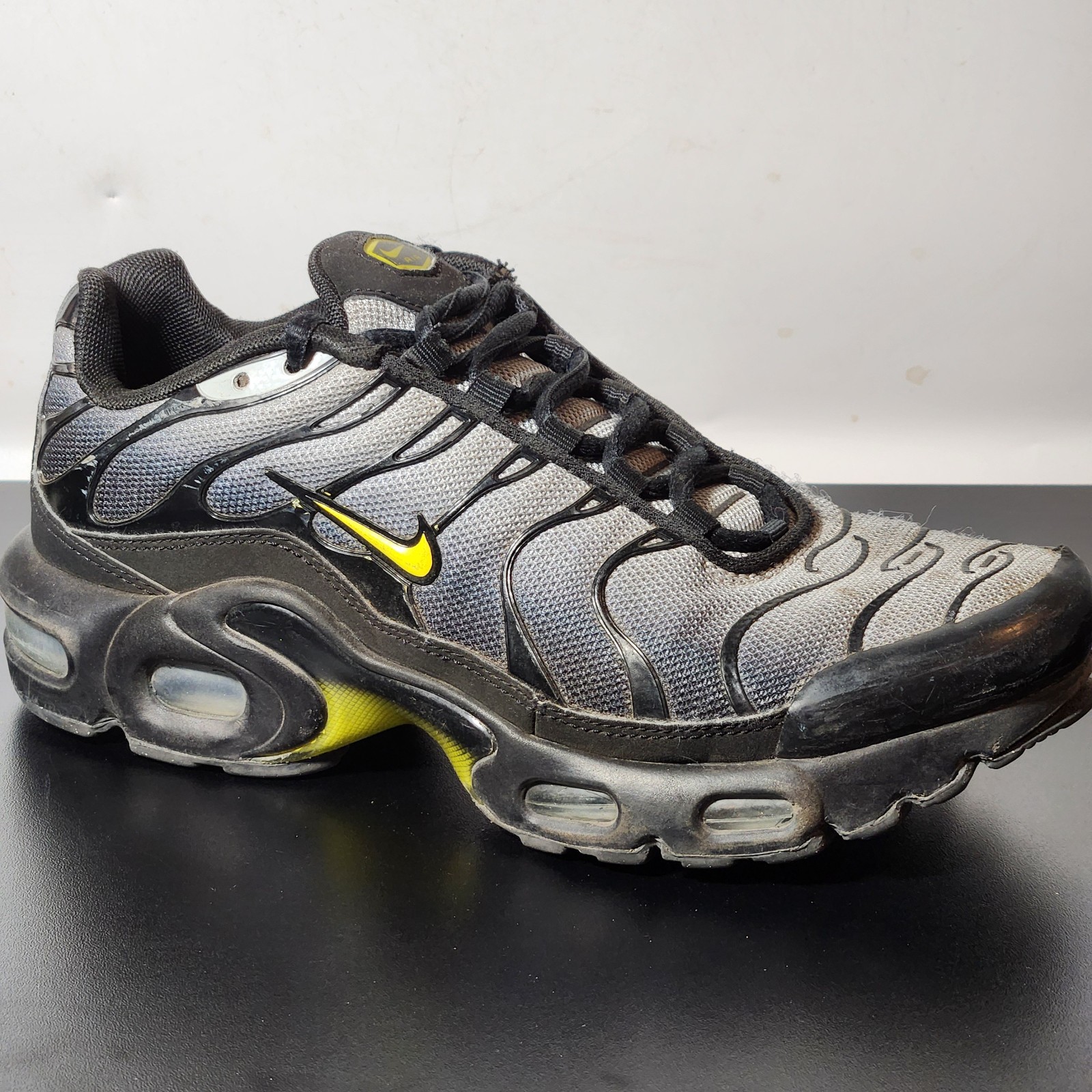 Nike Air Max Plus TN Shoes Size 4.5 Y Black Opti Yellow Trainers CD0609 033
