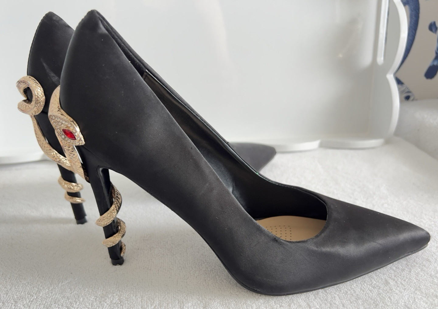 Azalea Wang Size 10 Snake Shoes Black Satin Stilleto