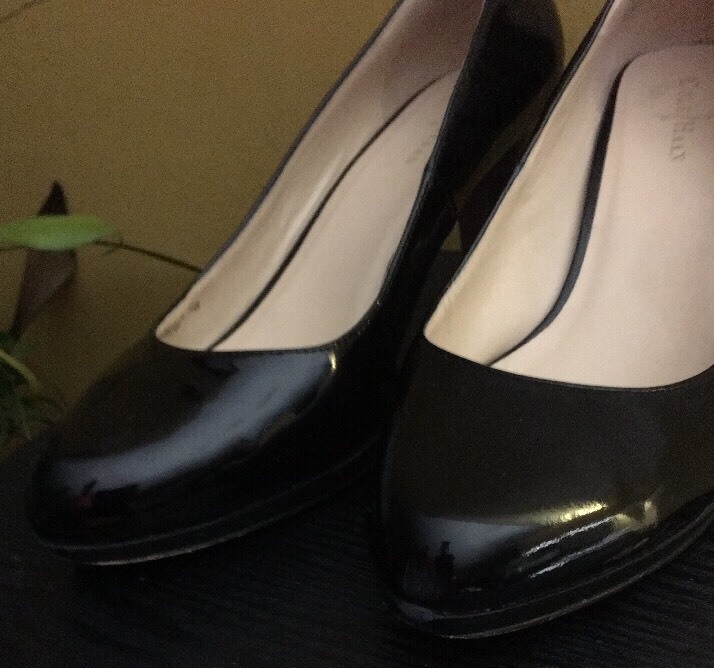 COLE HAAN Black Patent Leather Semi- Round Toe Platform Pumps Sz 7.5B