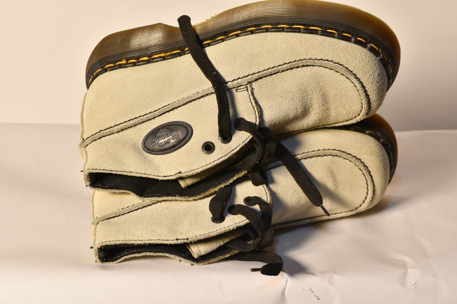 DR Marten 8354 Made inEngland Ivorty Cream Leather boots UK 7 EU 41 New