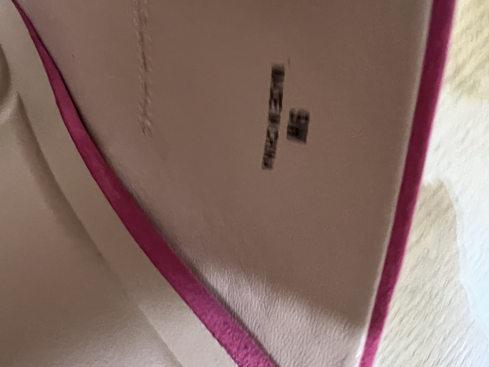 Pelle Moda Lahni Hot Pink Suede Toe-Loop Mule Sandals Size 9M