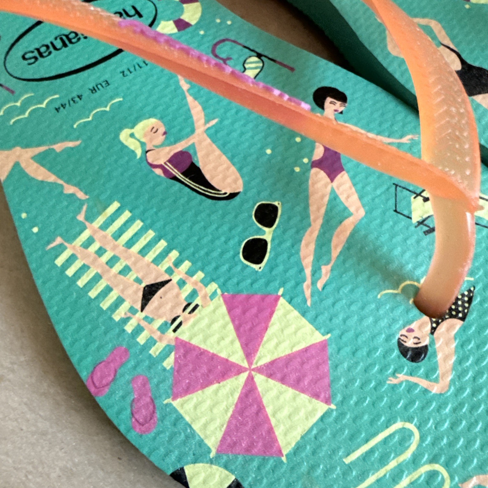 Havaianas Slim Green Pool Party Design with Orange Gel Straps 41/42 – New
