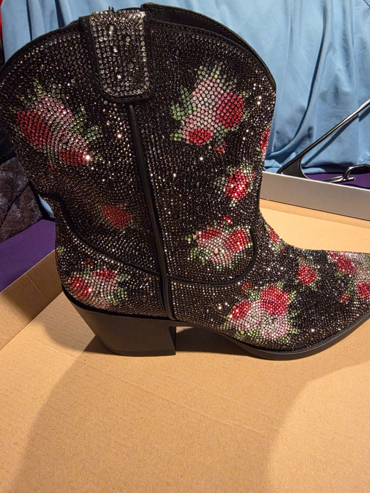 NIB Wild Pair Crystal covered black flower boots size 9.5