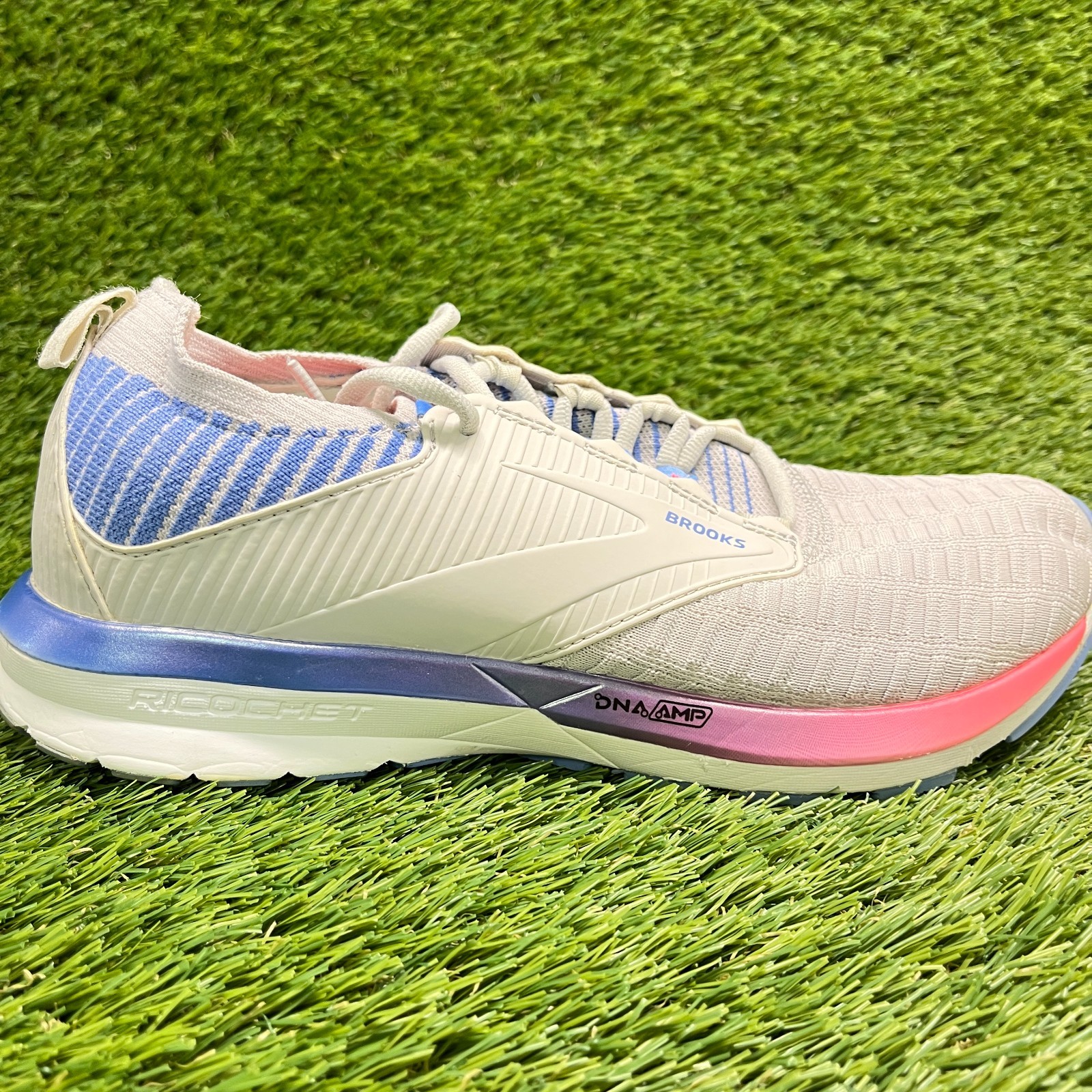 Brooks Ricochet 2 LE Womens Size 9 Gray Blue Athletic Running Shoes Sneakers