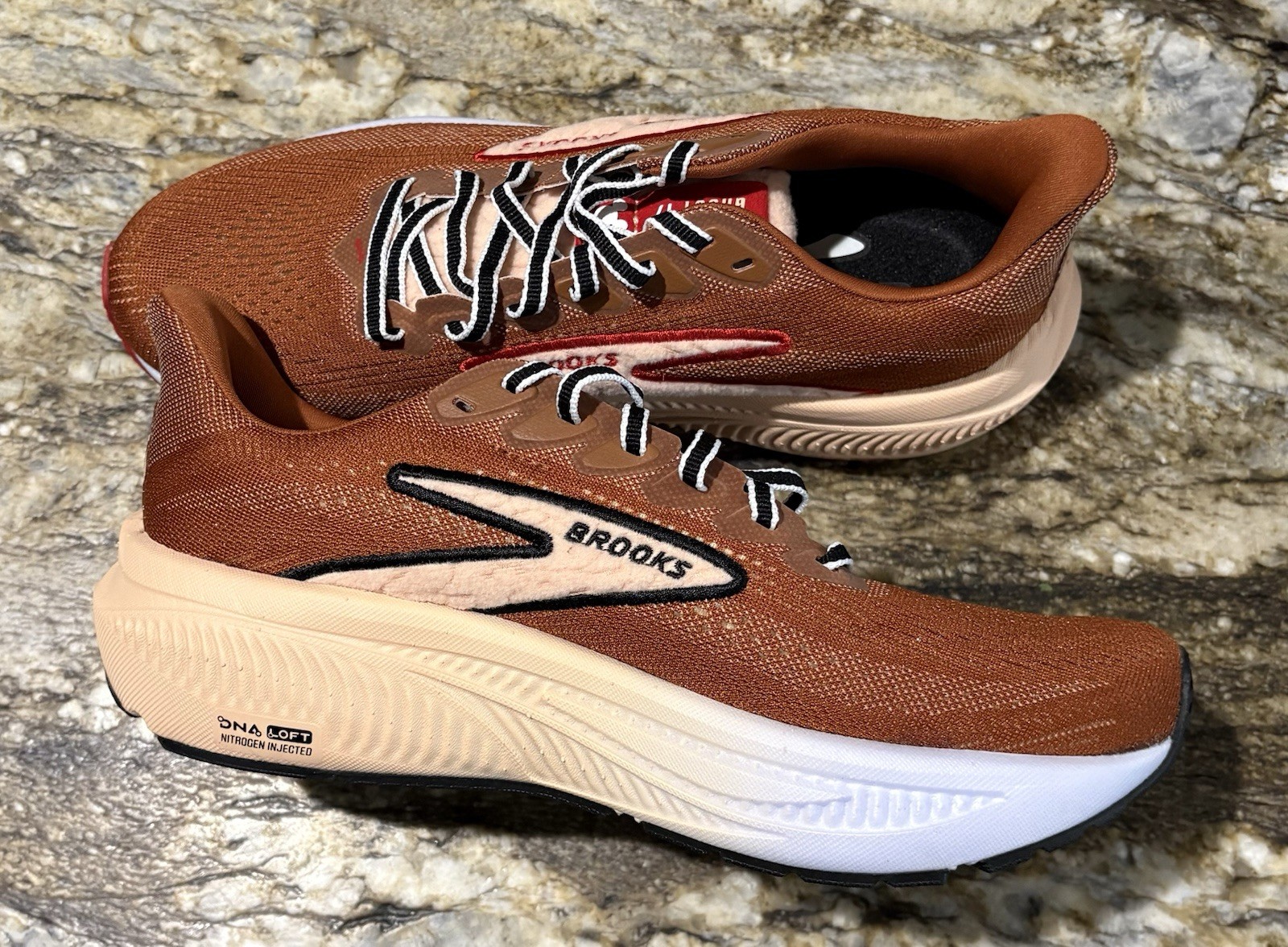 runDisney x Brooks Ghost 17 Chip n’ Dale – Size 8W – SHIPS ASAP – NEW IN BOX