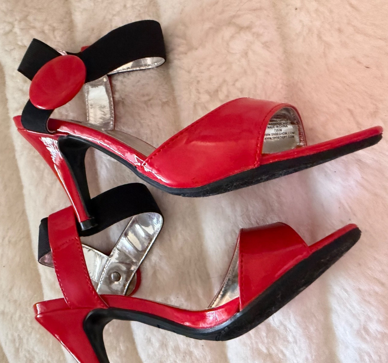 OK SIZE 5.5 Red Patent Leather Covered Side Disc Black Faux Sede Ankle Strap NWO
