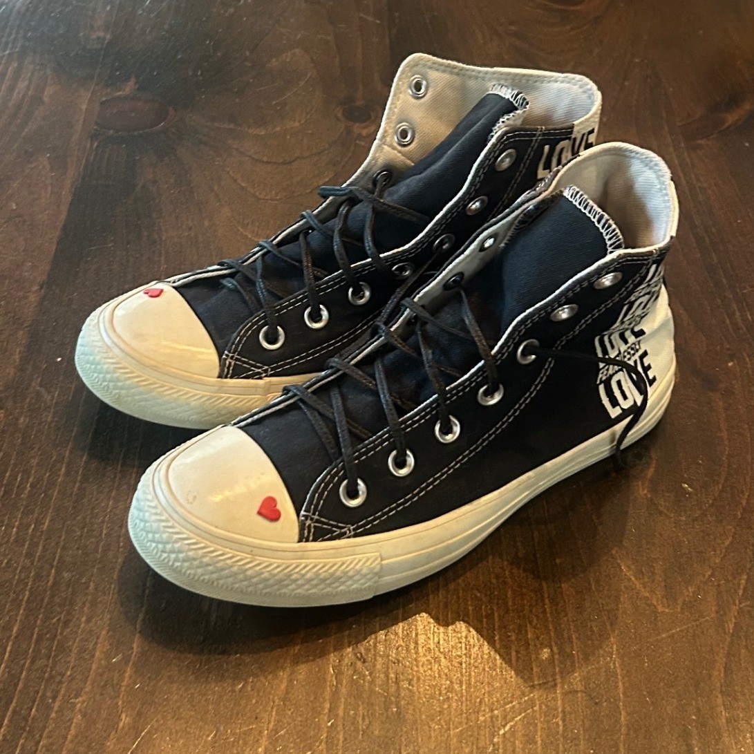 Converse Chuck Taylor All Star 8 Love Fearlessly High Top Hearts Y2K Streetwear
