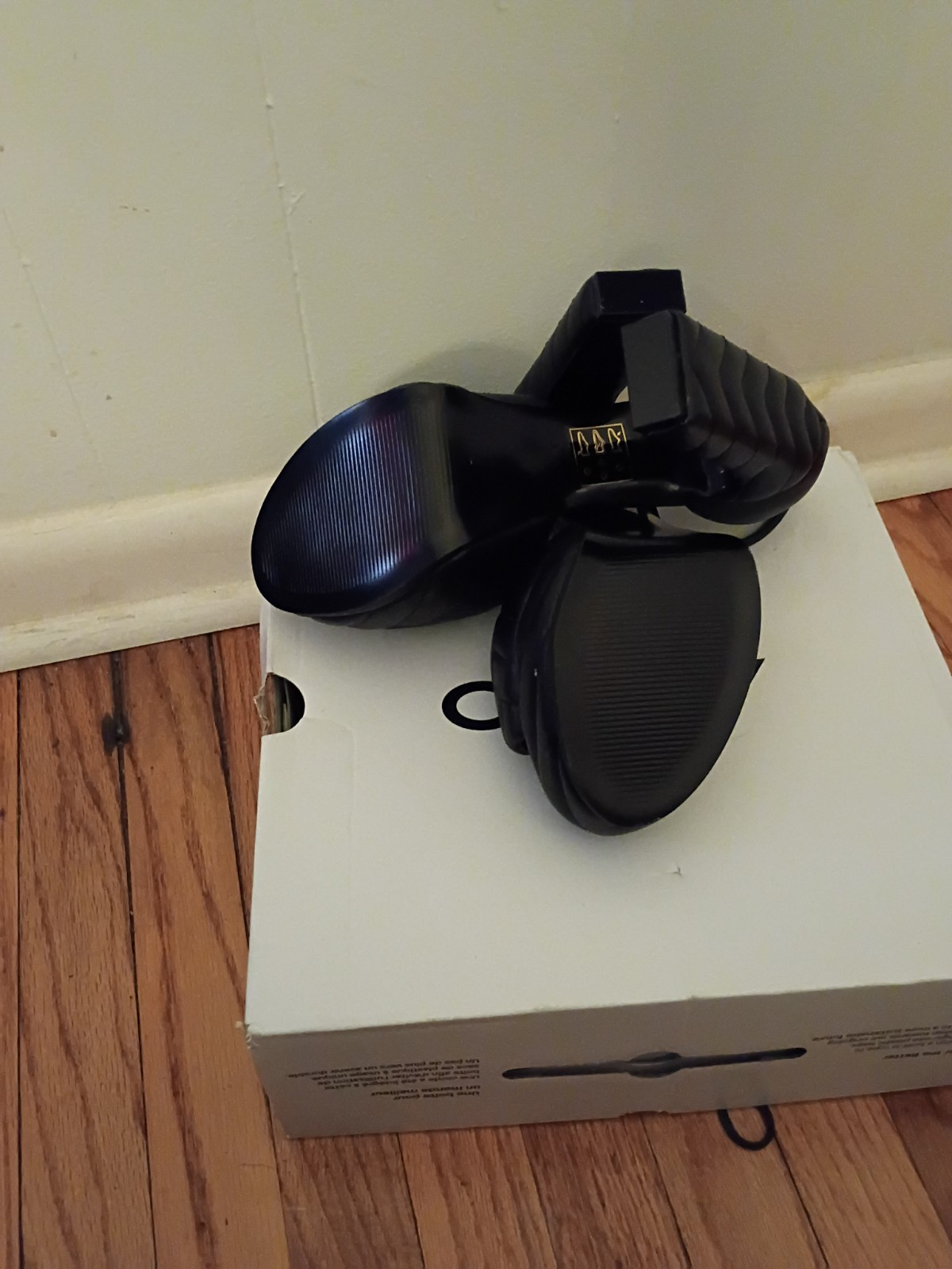 Milena by ALDO Black quilted vegan leather platform 5.5″ heel sandals, SZ 9