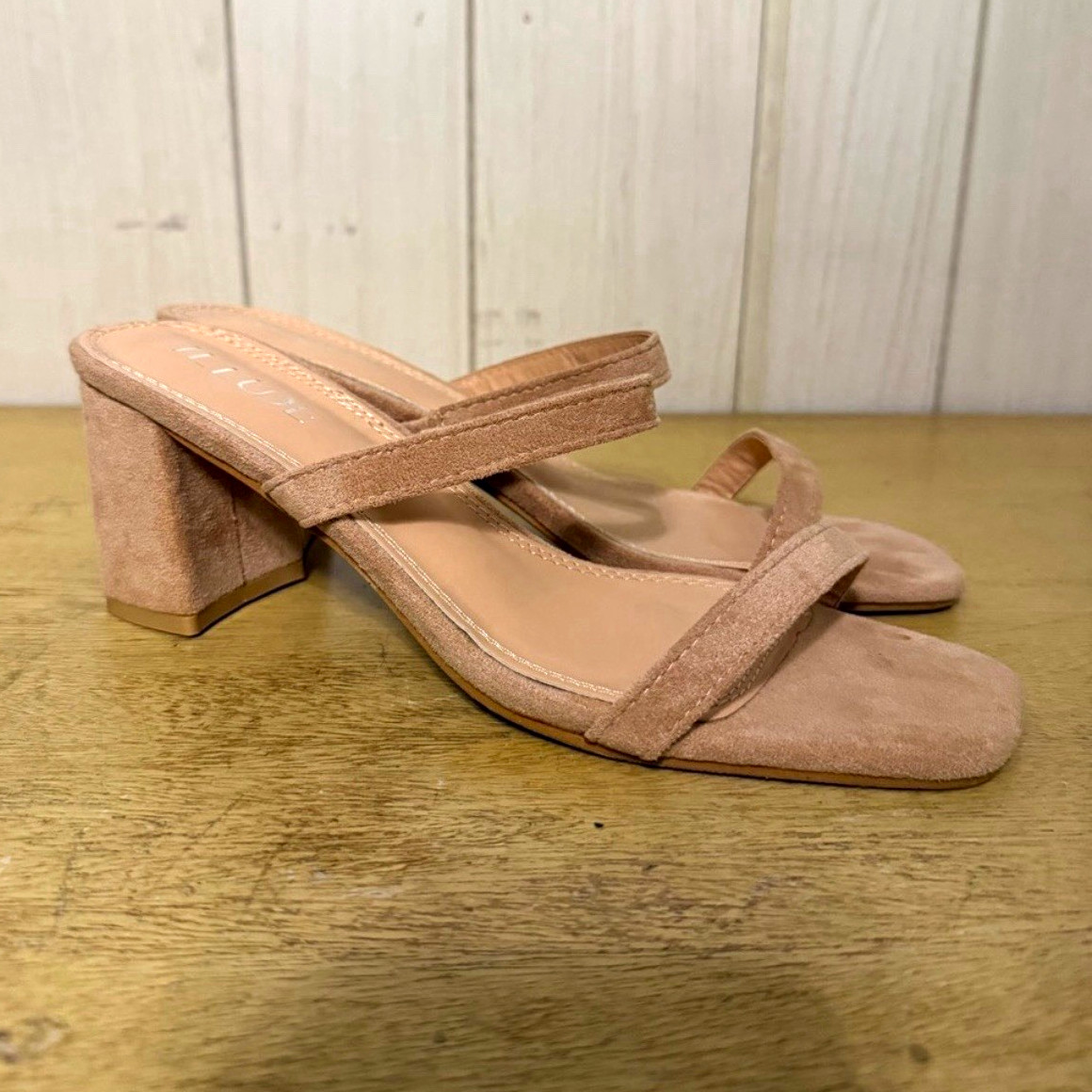 ILLUDE Beige Suede Strappy Block Heel US 10