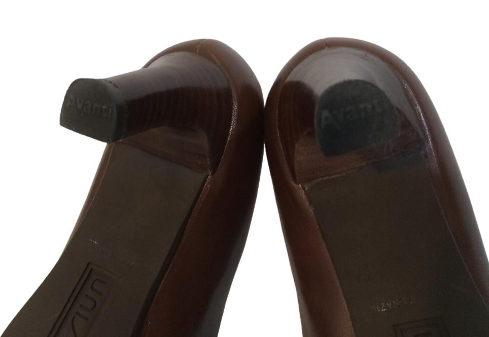 Unisa Shoes Claudine Womens Size 8B Brown Leather Heel 2.5 Inch Pumps Medallion