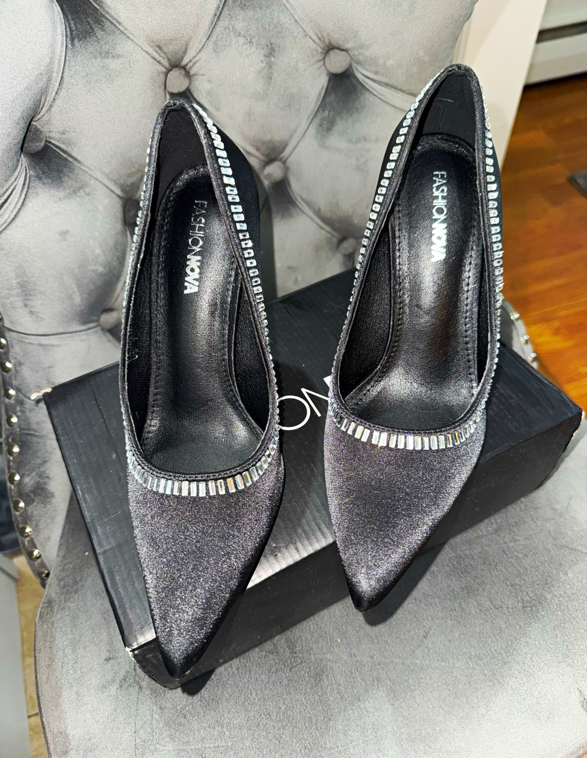 Fashion Nova Black Faux velvet Pointed Toe Rhinestone Slip-On Pumps Womens US 7