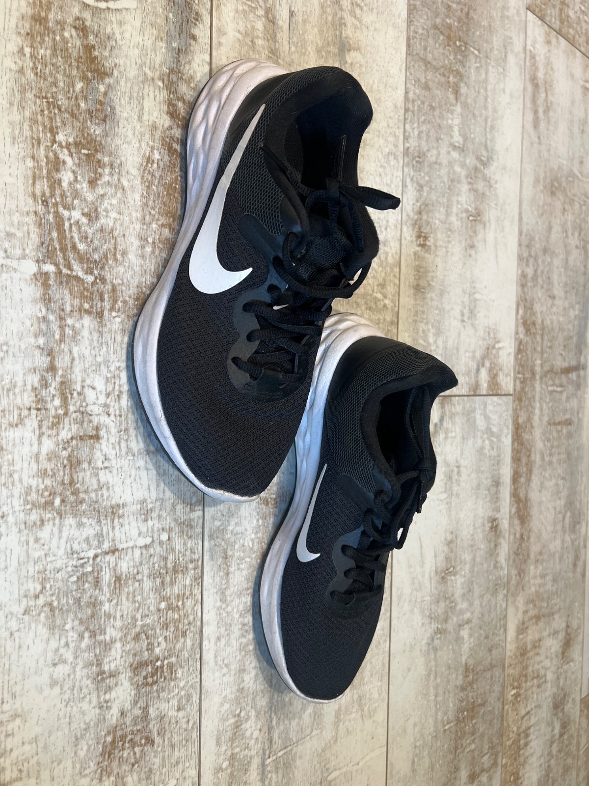 New! Nike Men’s Revolution 6 Next Nature Mesh Sneakers Black/White Size 8