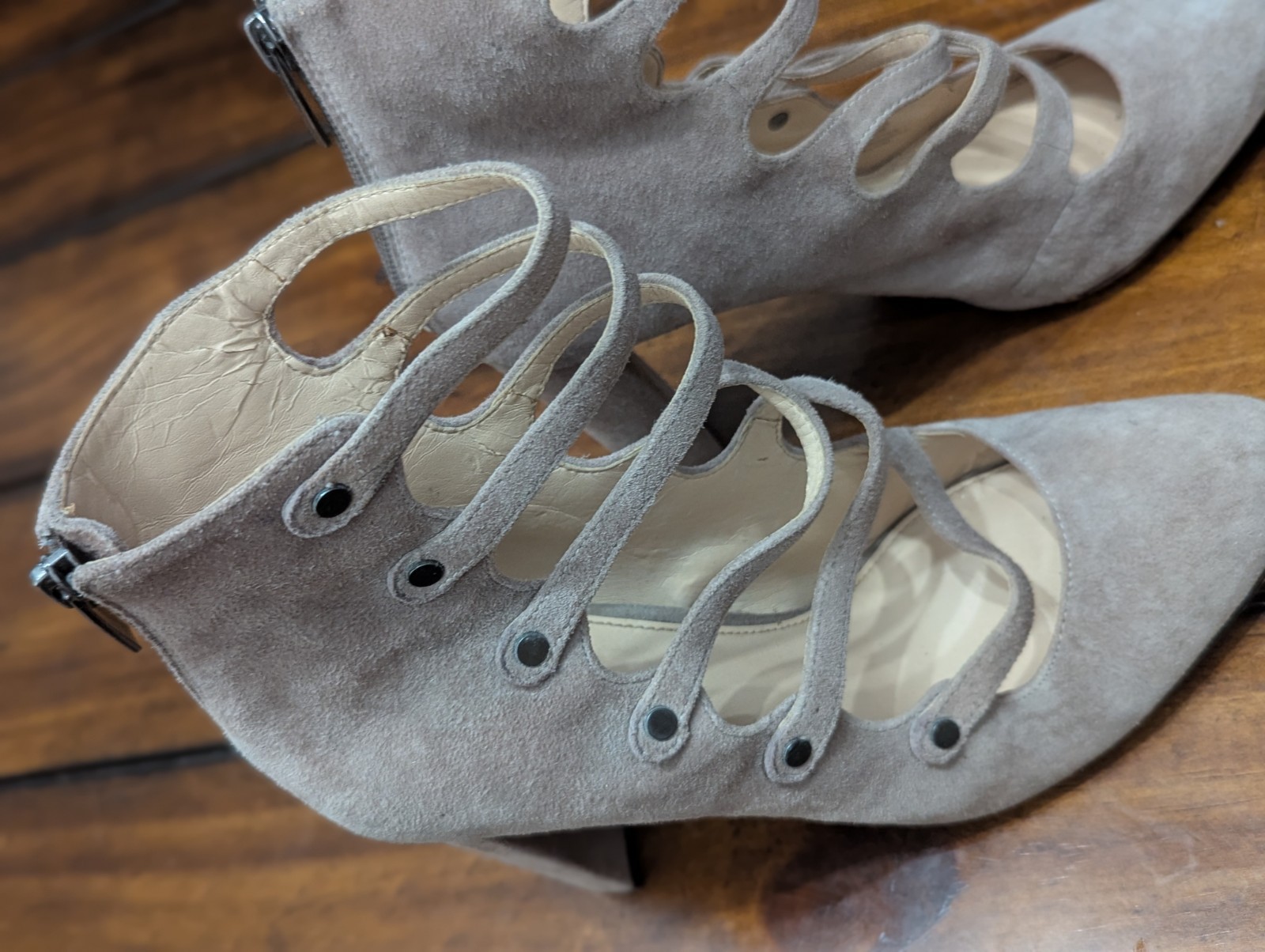 Vince Camuto Davel Stone Taupe Suede Strappy Block Heel Pump Zip Size 8M 38