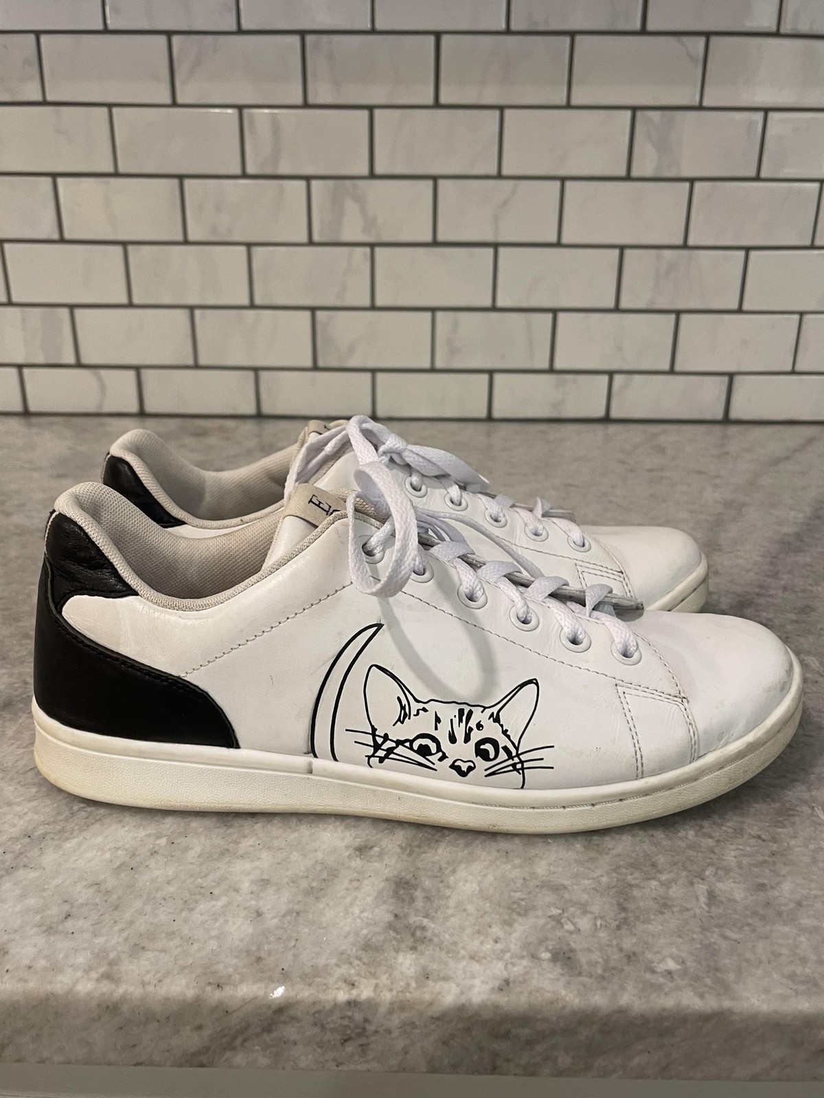 ED Ellen DeGeneres Shoes Womens 10 White Black Cat Leather Sneakers ED-CHAPANIMA