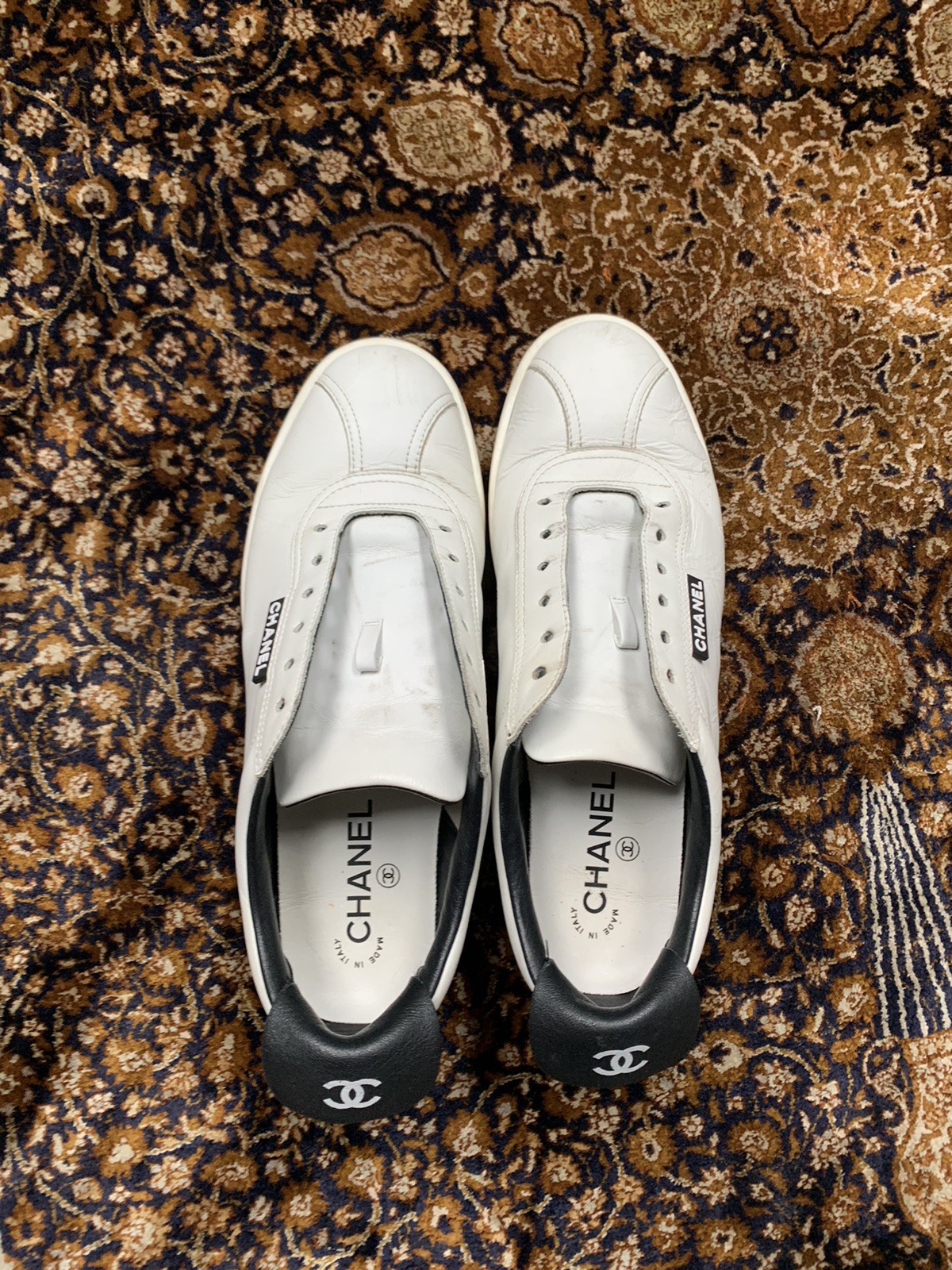 Chanel Low Top Sneakers White Calfskin Spellout 2 Cs Pull Tab Womens 39.5 EU