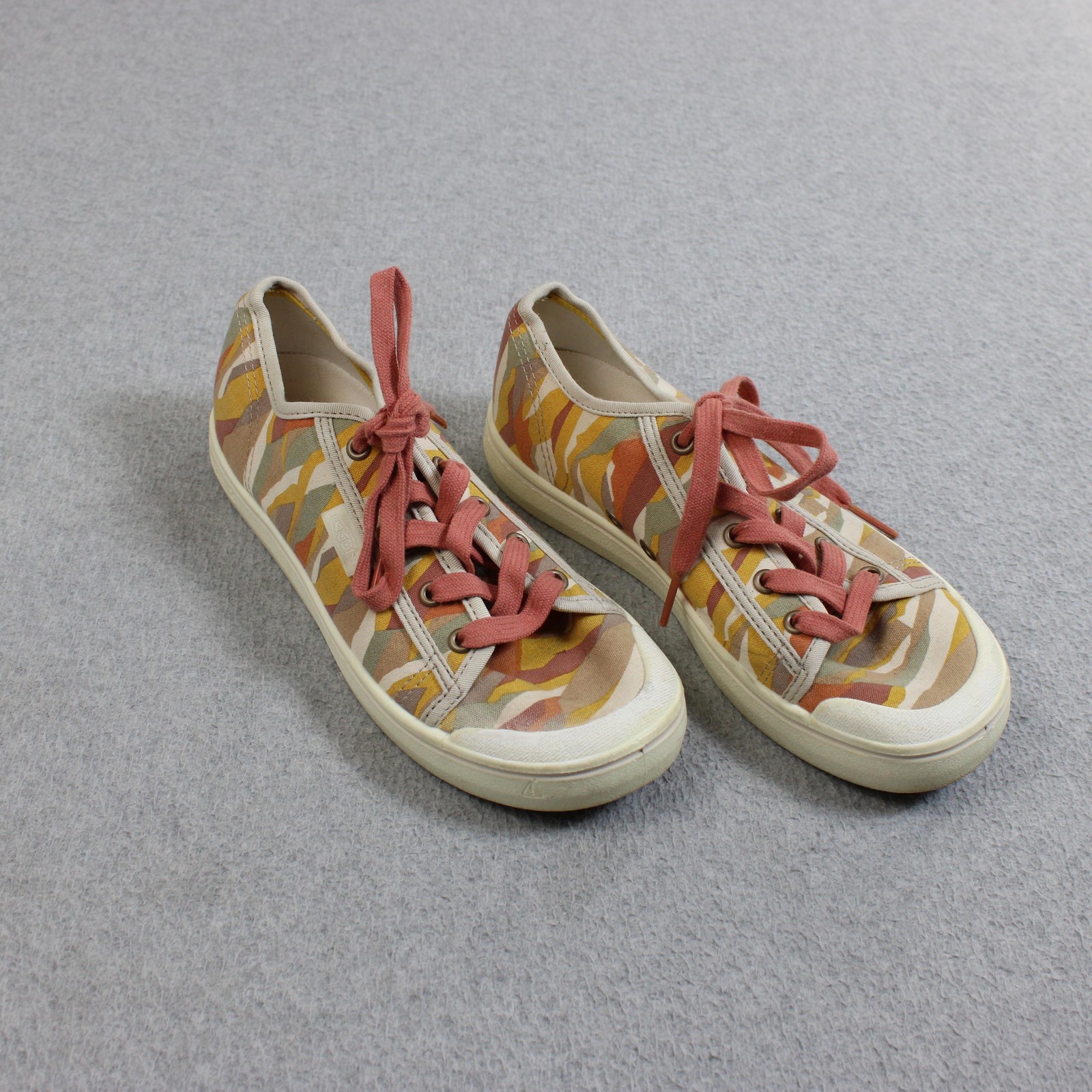 KEEN Shoes Women 8 Multicolor Camo Striped Canvas Lace Up Sneaker Comfort Walk