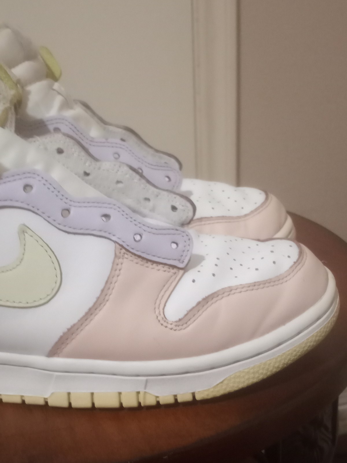 Nike Dunk High Womens Size 7.5 White/Cashmere-LT Lemon Twist DD1869-108