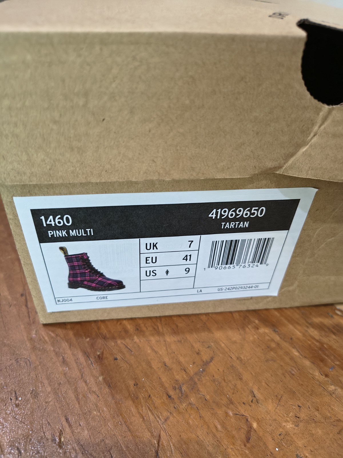 Dr. Martens 1460 Women’s Pink/Black Tartan Canvas Combat Ankle Boots US 9