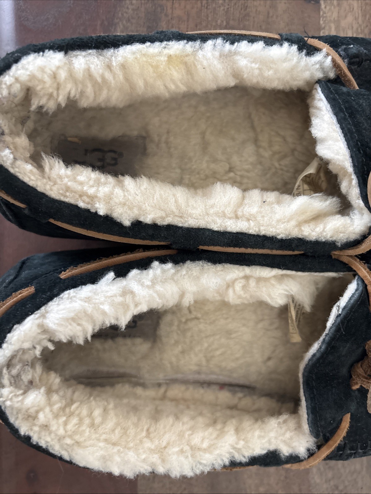 UGG Australia Dakota Black Suede Moccasin Sheepskin Shearling Shoes Women US 9