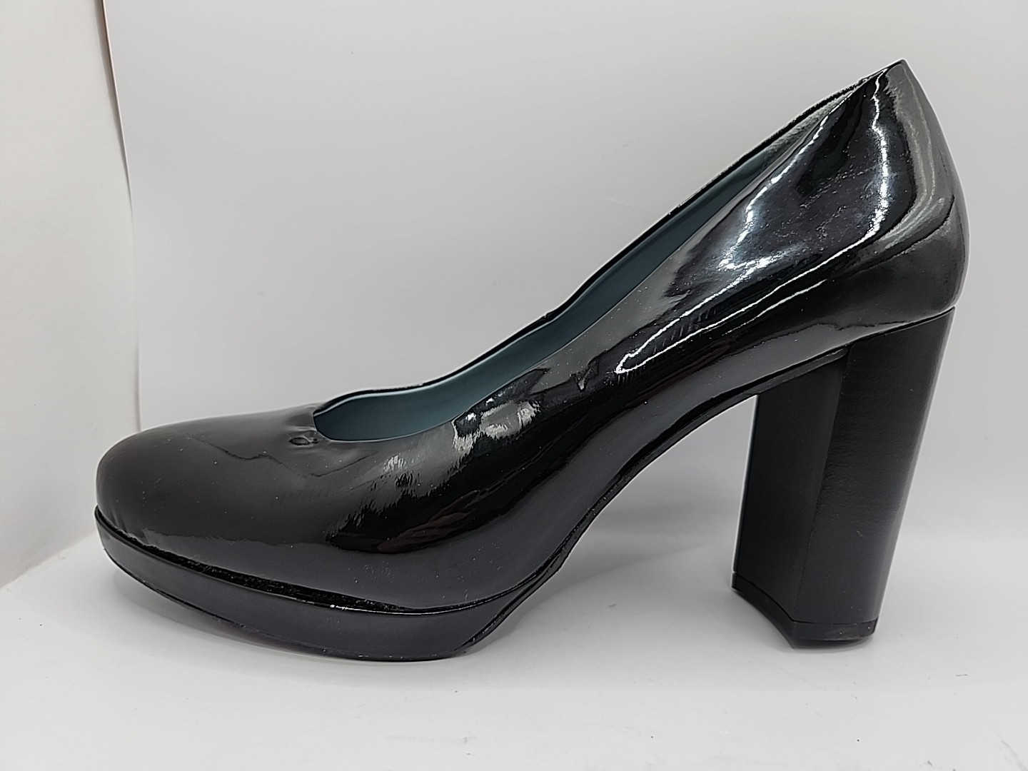 NEW Skypro Carole Middleton Black Patent Size 10 US