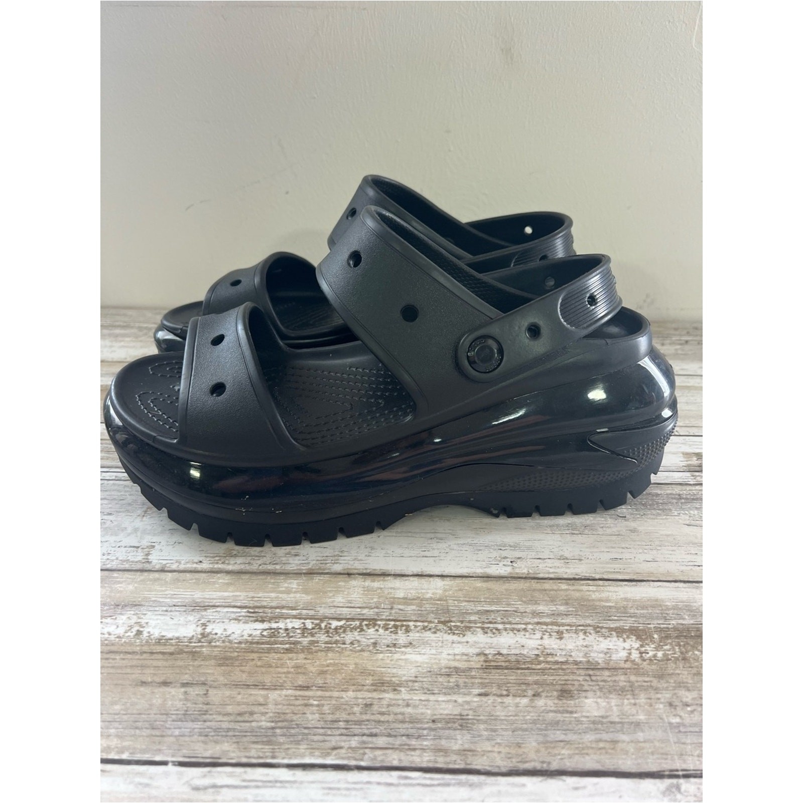 Crocs Classic Mega Crush Platform Sandal Women Size 11