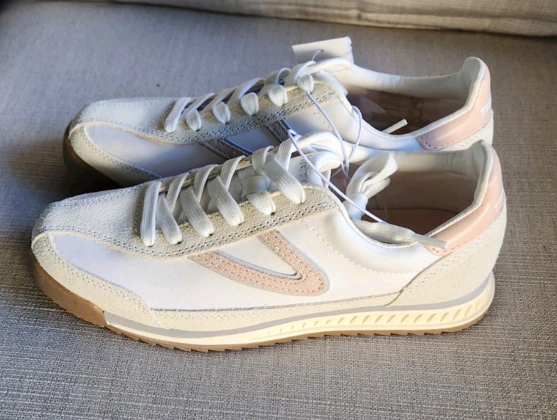 NIB! Stylish Women’s TRETORN Hailey Jogger Sneakers Size 6.5 Pink, White, Beige