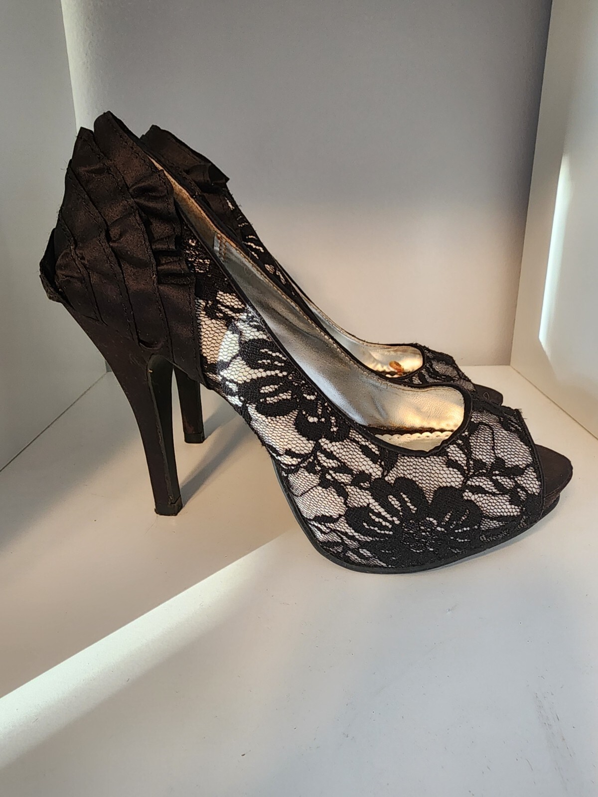 Lulu Townsend Gloria Lace Heels