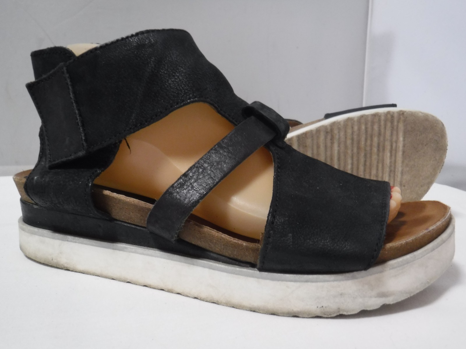 PF2 Women’s MIZ MOOZ Samantha Black Strappy Platform Chunky Sandals Sz 39 US 8