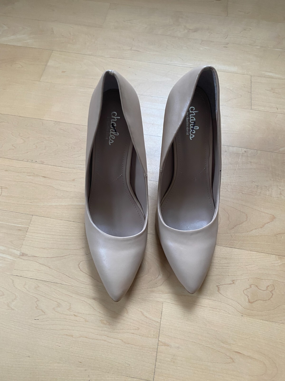 Charles by Charles David BNWT «Pact» beige pump heel NEW