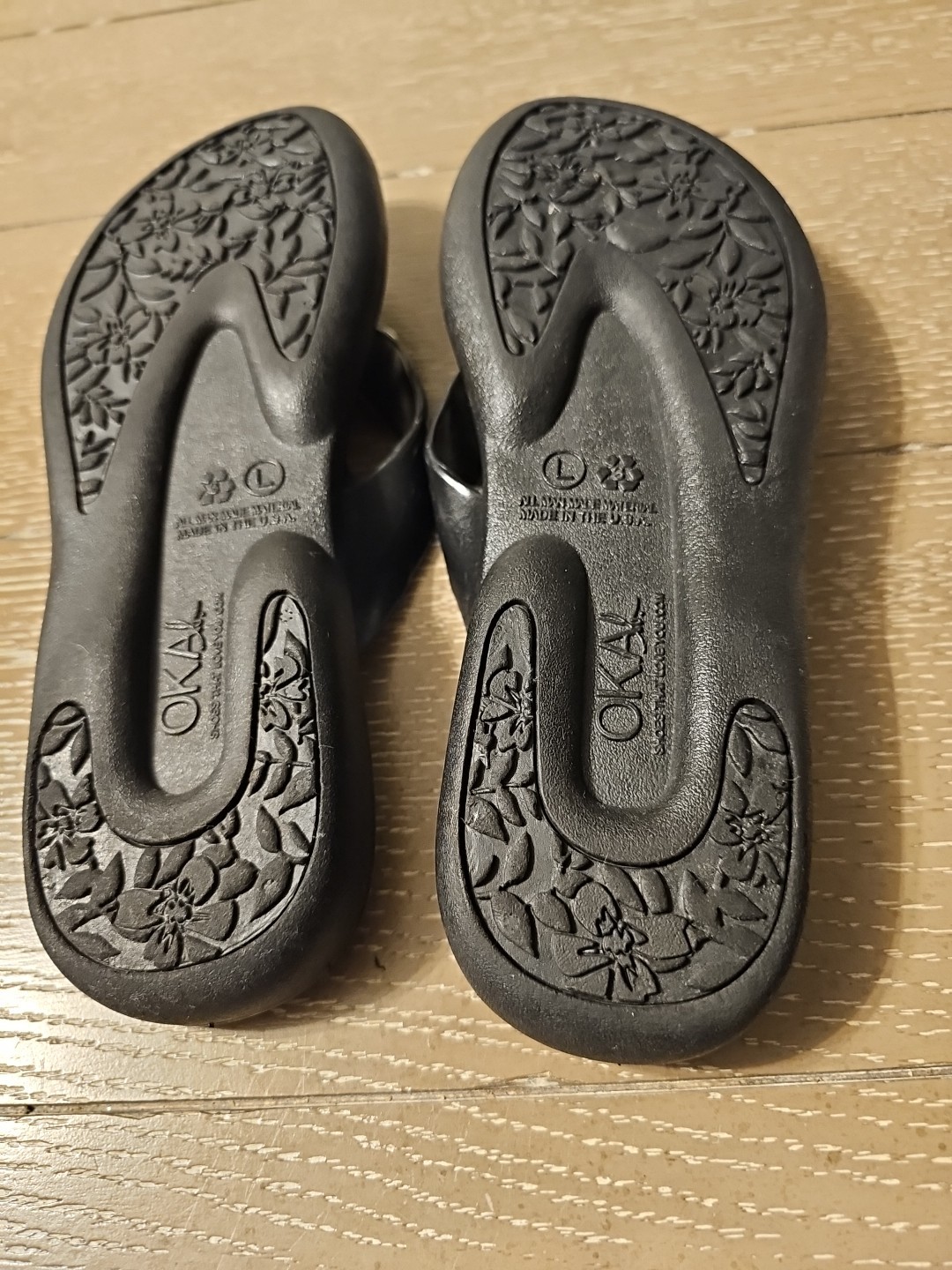 OKA-B Women LARGE Black Comfort Flip Flops